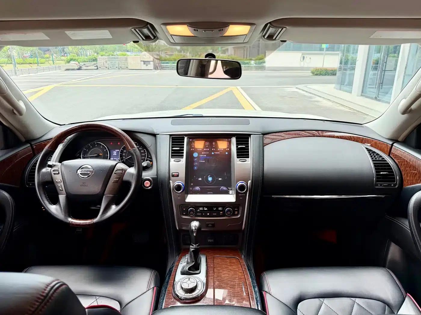 Nissan Patrol 2018 4.0L Leader Edition — миниатюра 8