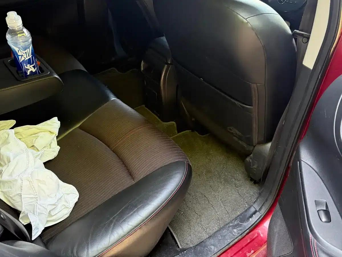 2011 Tiida 1.6T M-CVT Sport Edition — миниатюра 11