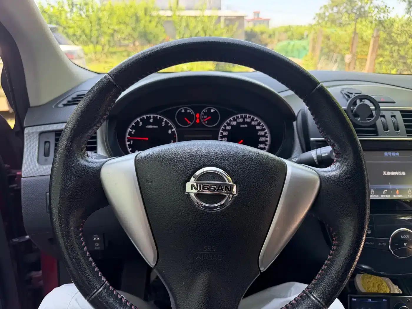 2011 Tiida 1.6T M-CVT Sport Edition — миниатюра 17
