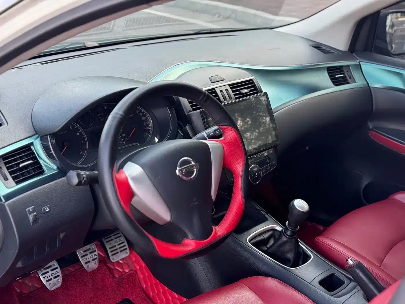 2011 Tiida 1.6T Manual Dynamic Edition — миниатюра 12