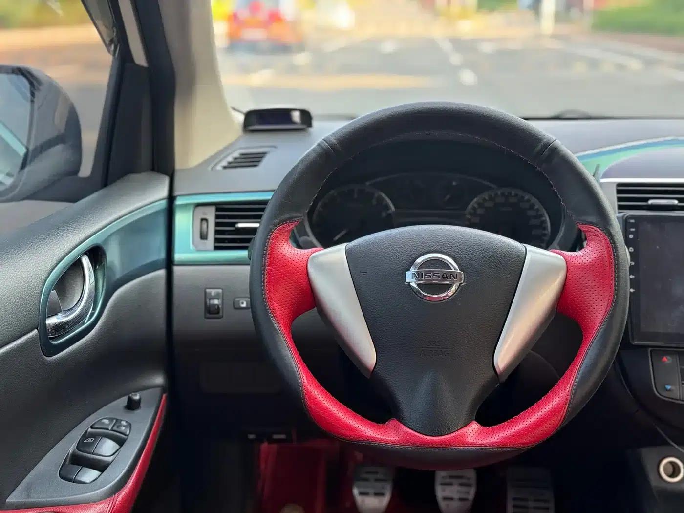 2011 Tiida 1.6T Manual Dynamic Edition — миниатюра 9