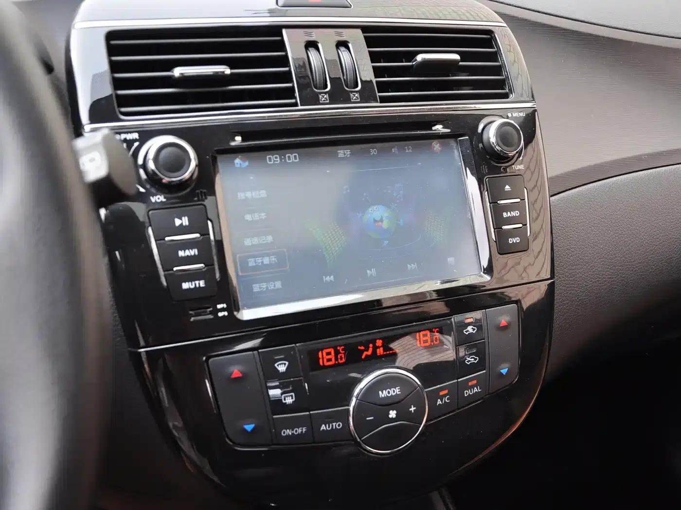 2014 Tiida 1.6L CVT Smart — миниатюра 15