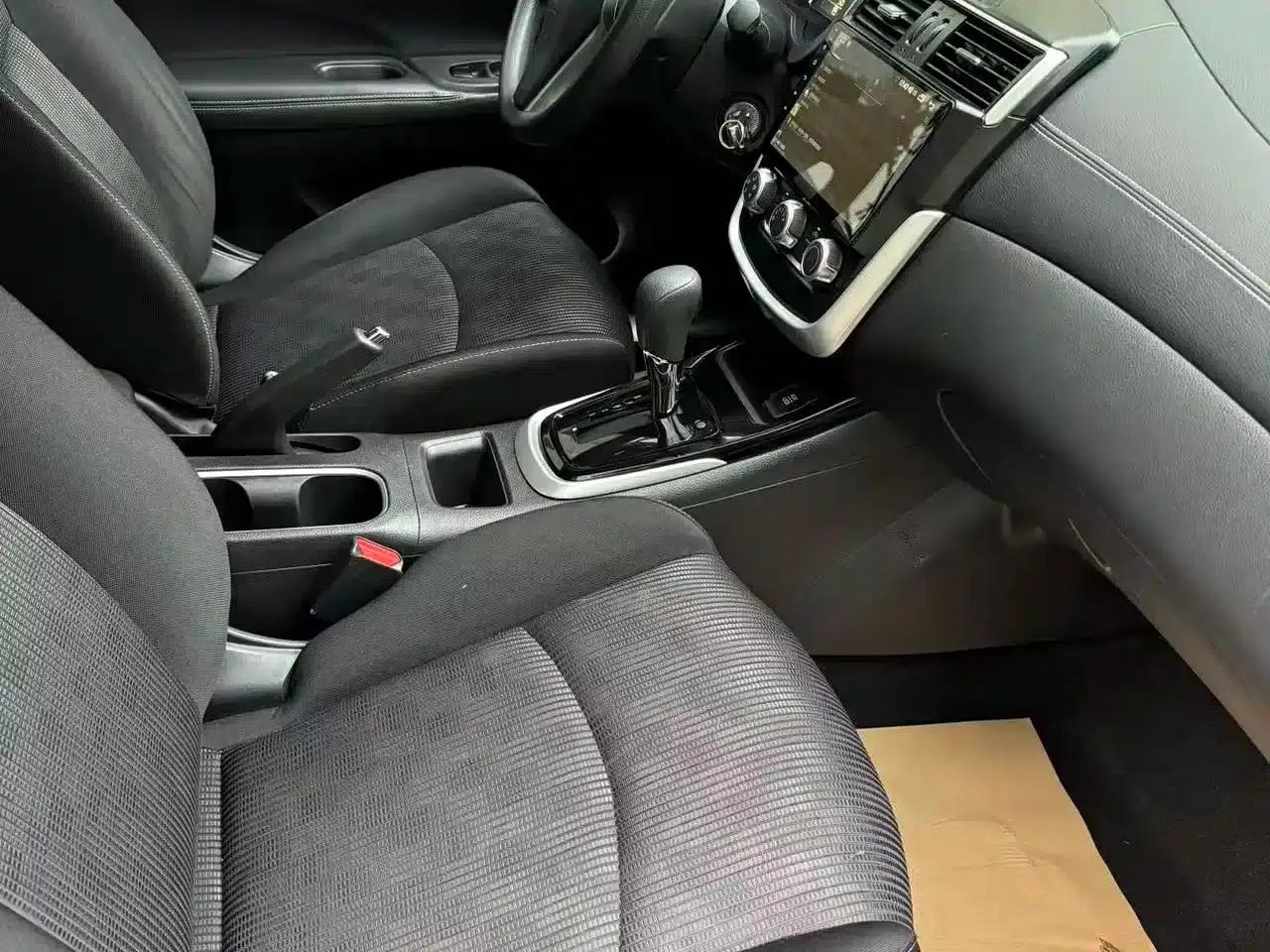 2016 Tiida 1.6L CVT Sport Edition — миниатюра 12