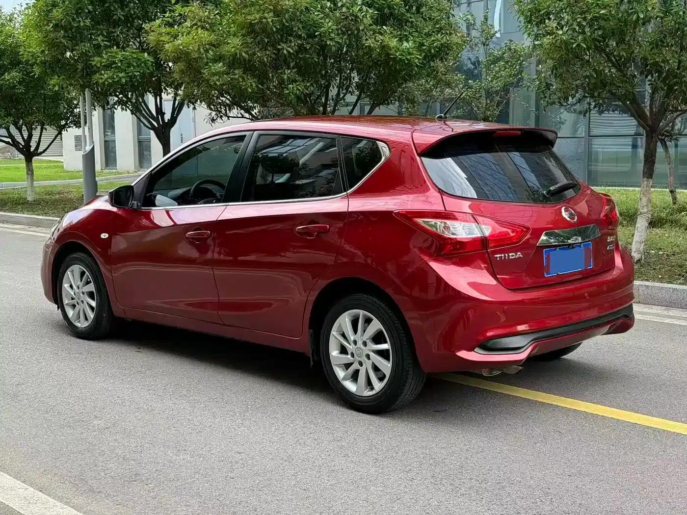 2016 Tiida 1.6L CVT Sport Edition — миниатюра 6
