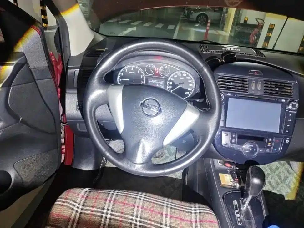 Tiida 2011 1.6L CVT Smart — миниатюра 13