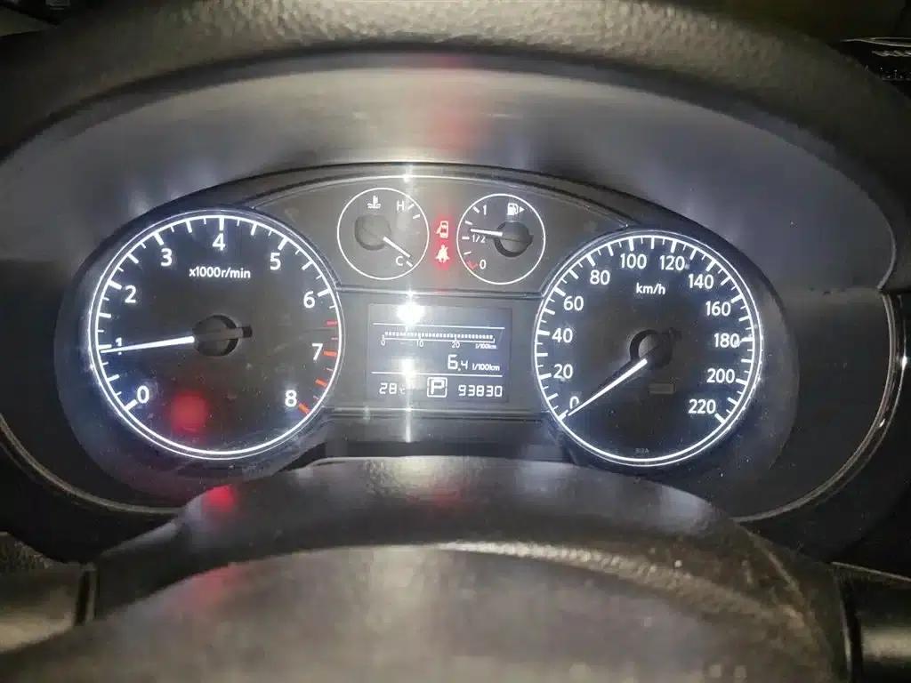 Tiida 2011 1.6L CVT Smart — миниатюра 4
