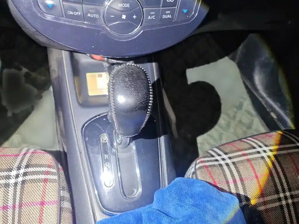 Tiida 2011 1.6L CVT Smart — миниатюра 7