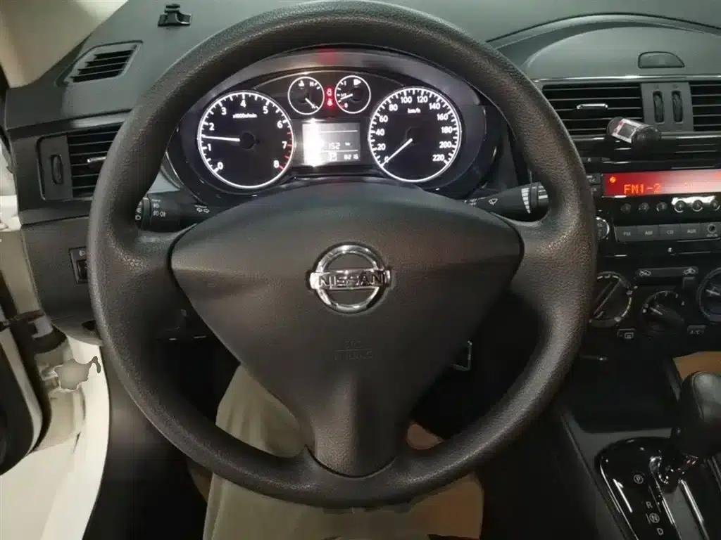 2011 Tiida 1.6L CVT Comfort Model — миниатюра 11