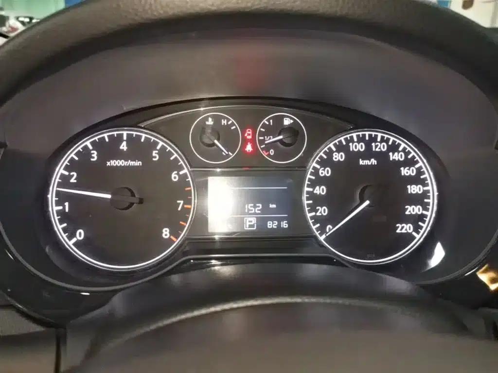 2011 Tiida 1.6L CVT Comfort Model — миниатюра 12