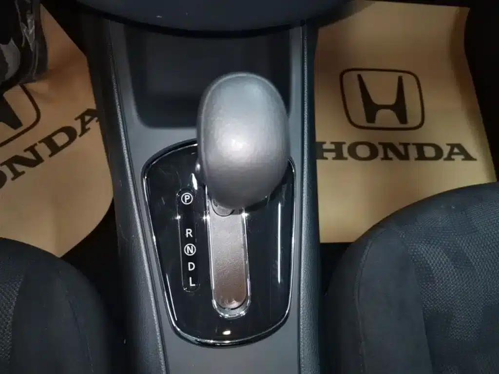 2011 Tiida 1.6L CVT Comfort Model — миниатюра 14