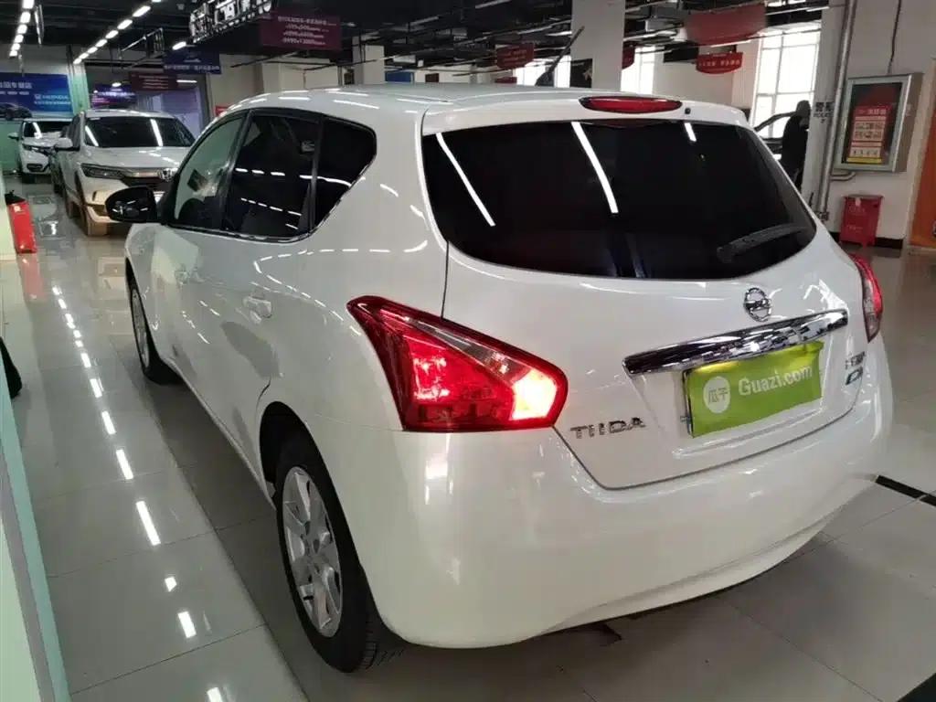 2011 Tiida 1.6L CVT Comfort Model — миниатюра 5