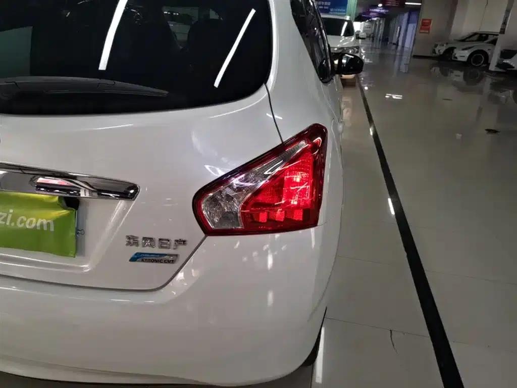 2011 Tiida 1.6L CVT Comfort Model — миниатюра 8