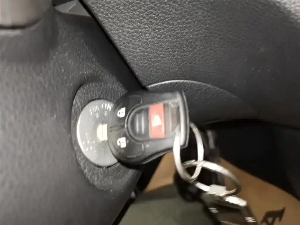 2011 Tiida 1.6L CVT Comfort Model — миниатюра 9