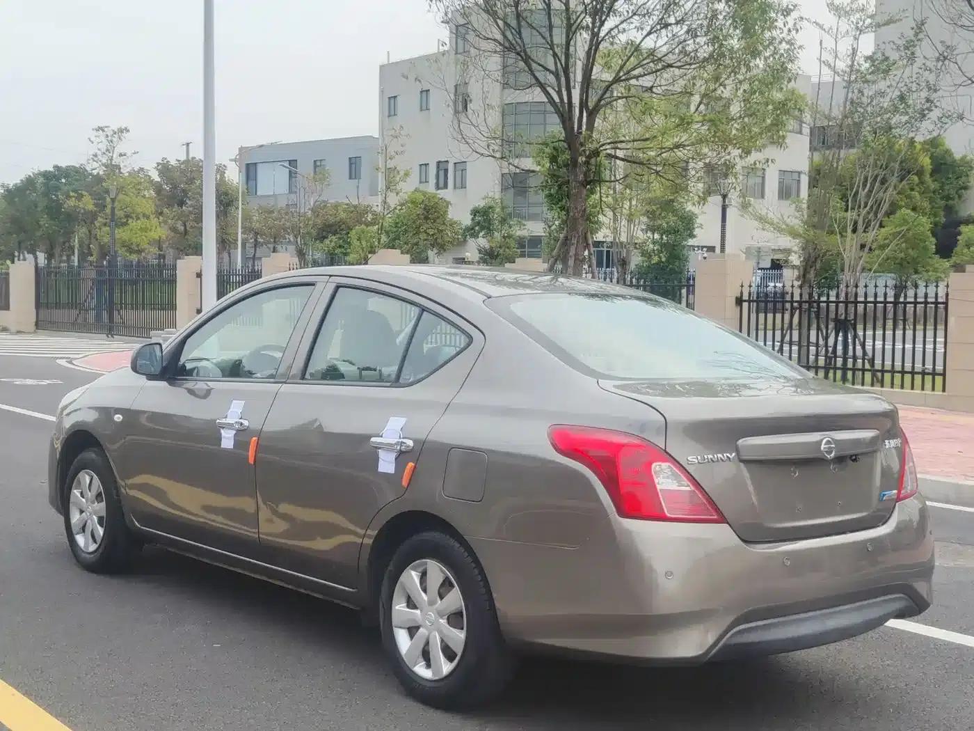Nissan Sunny 2015 1.5XE CVT Comfort Edition — миниатюра 7