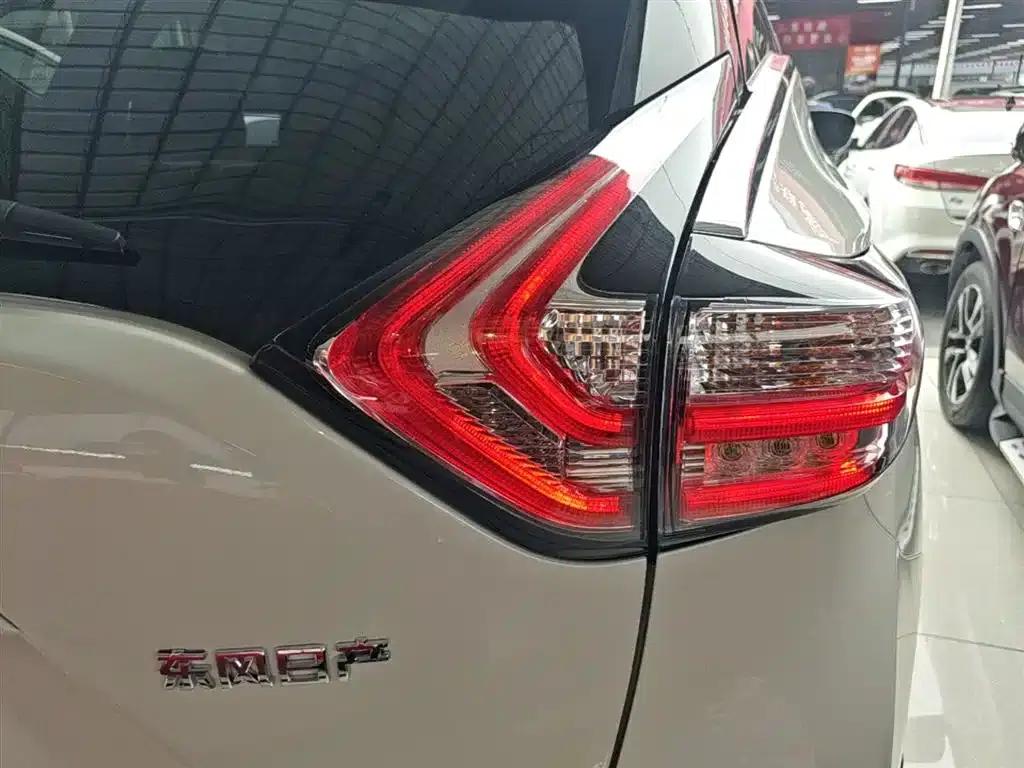 Nissan Murano 2017 2.5 S/C HEV XE 4WD Hybrid Premium Edition — миниатюра 24