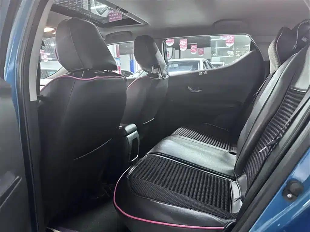 Nissan Bluebird 2016 1.6L CVT Cool Edition — миниатюра 14