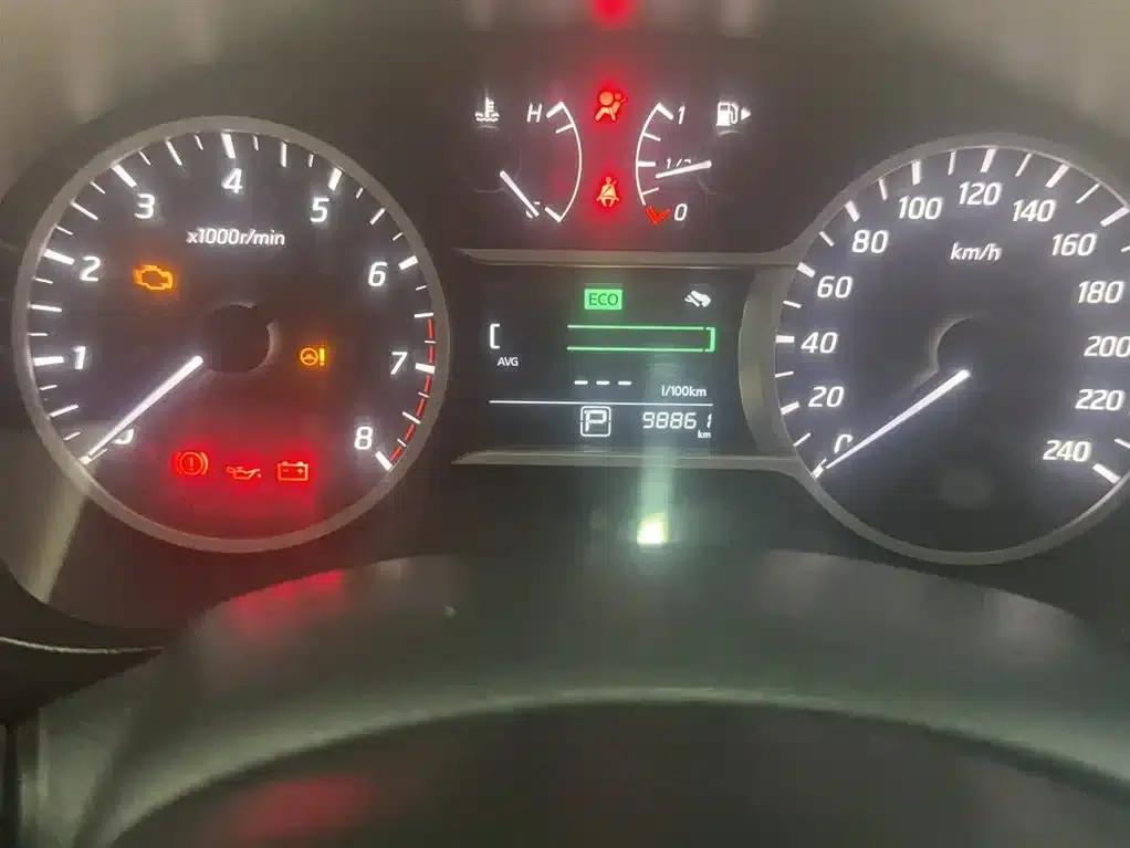 Nissan Bluebird 2016 1.6L CVT Cool Edition — миниатюра 4