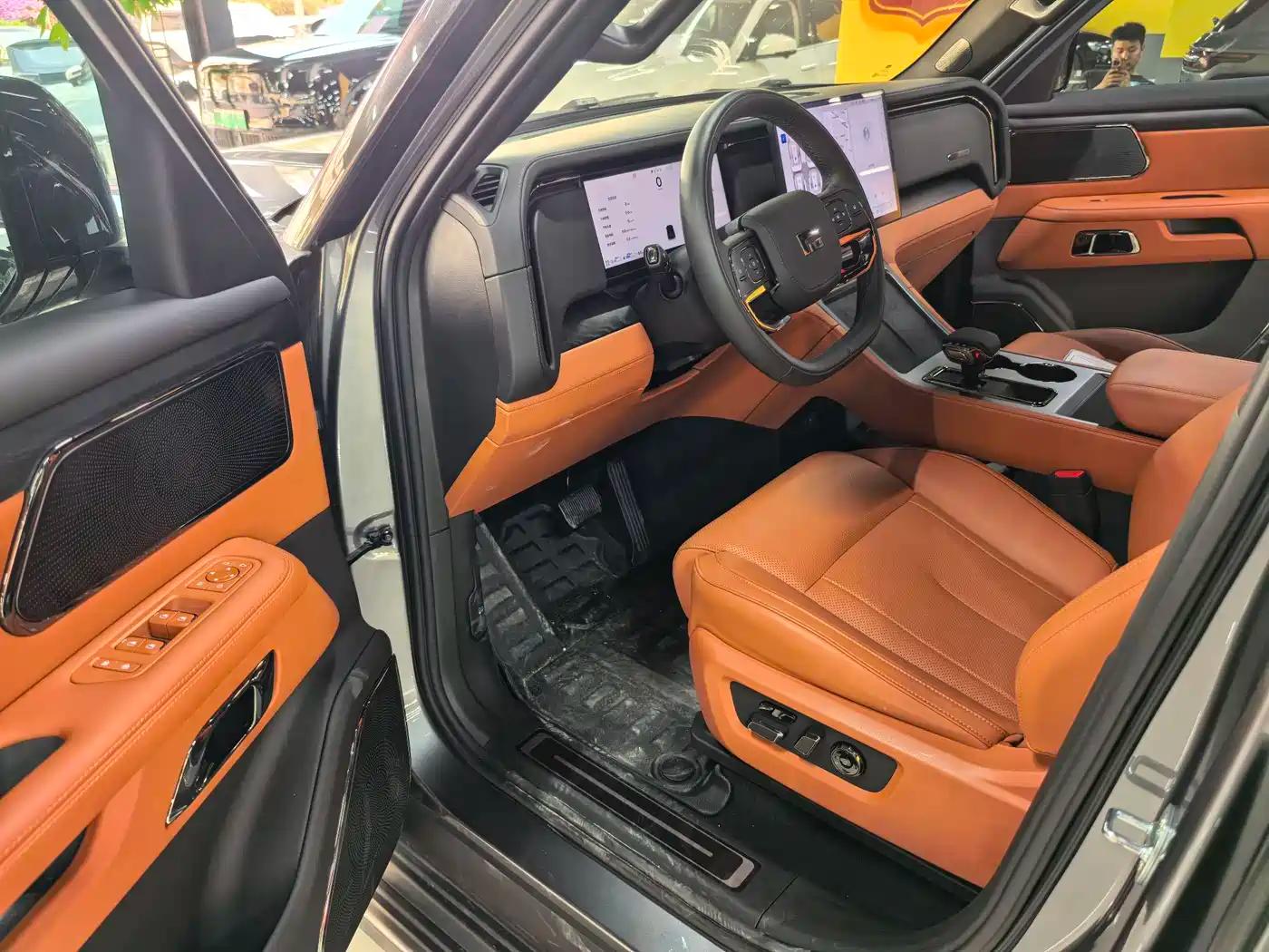 Extreme Stone 01 2023 Premium 6-Seater Edition — миниатюра 4