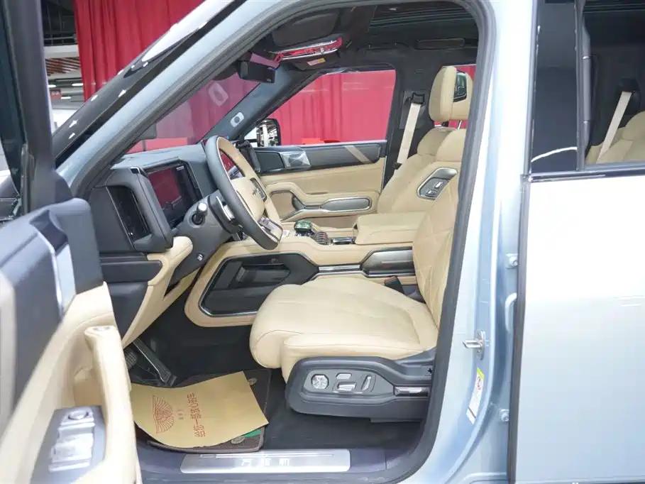 Leopard 8 2025 Smart & Brave Flagship Edition 6-seater — миниатюра 19