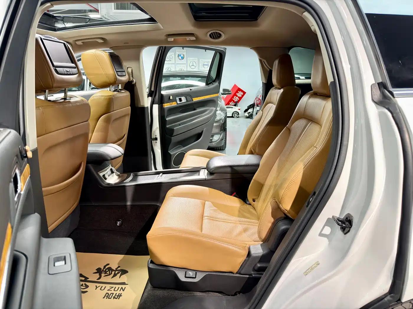 2010 Lincoln MKT 3.5T EcoBoost AWD — миниатюра 10