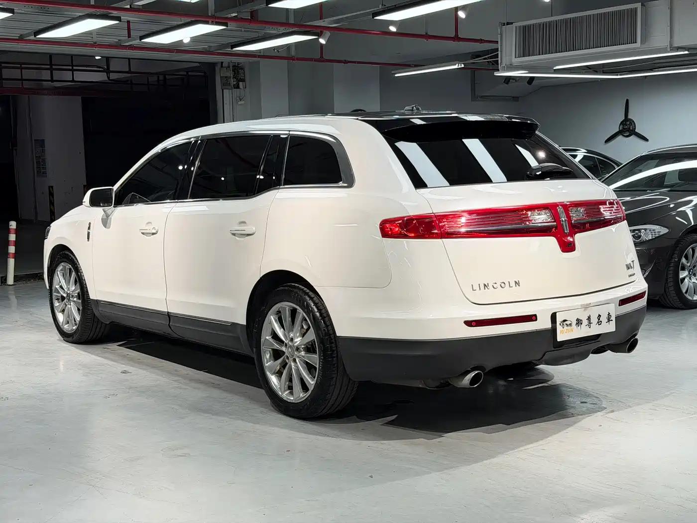 2010 Lincoln MKT 3.5T EcoBoost AWD — миниатюра 5