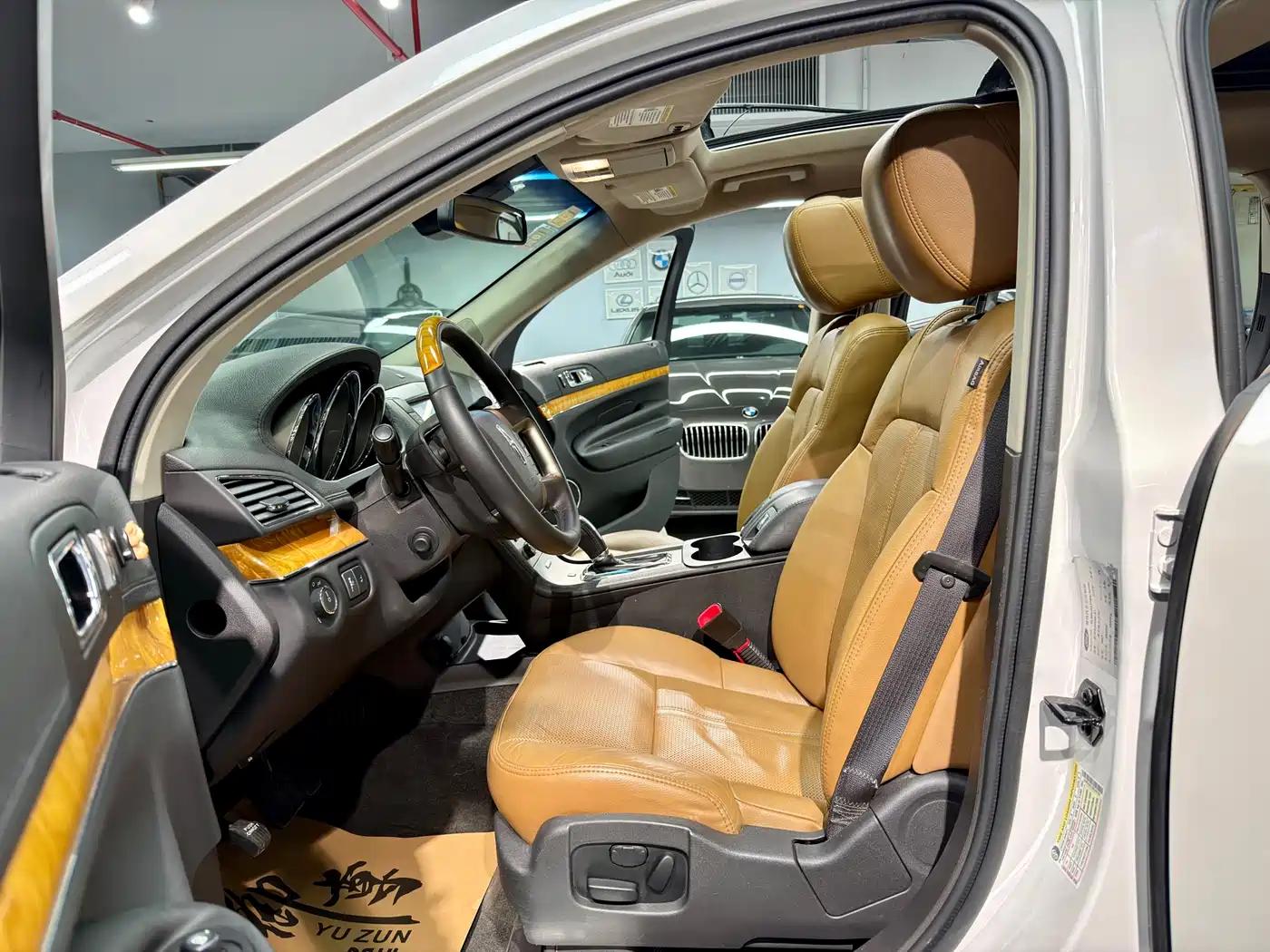 2010 Lincoln MKT 3.5T EcoBoost AWD — миниатюра 8