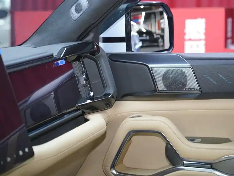 Leopard 8 2025 Smart & Brave Flagship Edition 6-seater — миниатюра 18