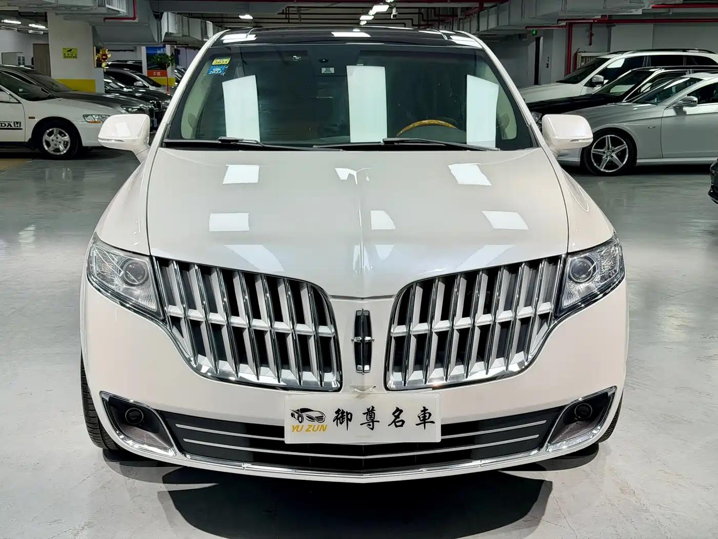 2010 Lincoln MKT 3.5T EcoBoost AWD — миниатюра 2
