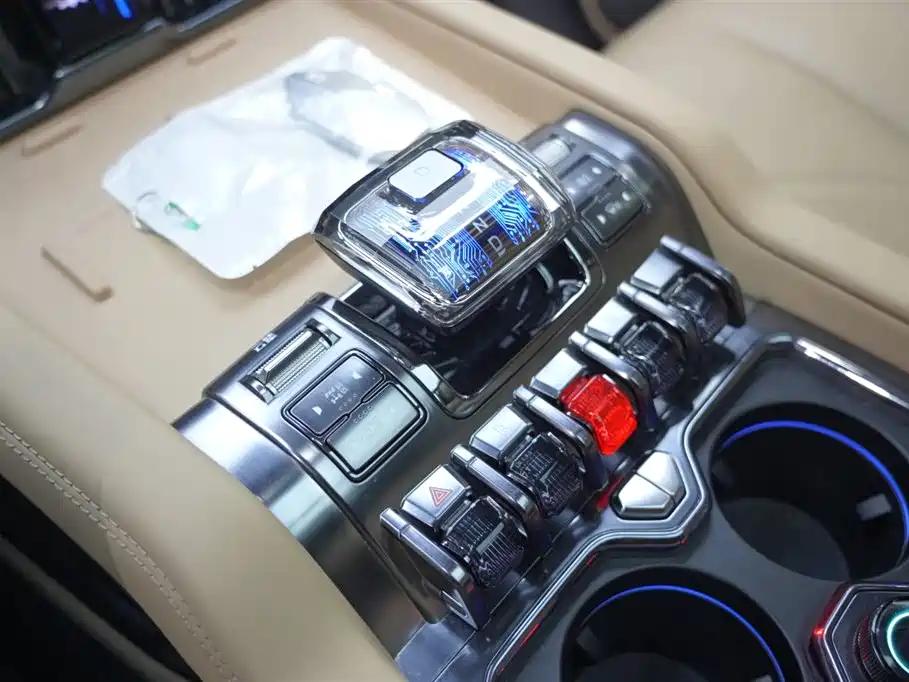 Leopard 8 2025 Smart & Brave Flagship Edition 6-seater — миниатюра 11