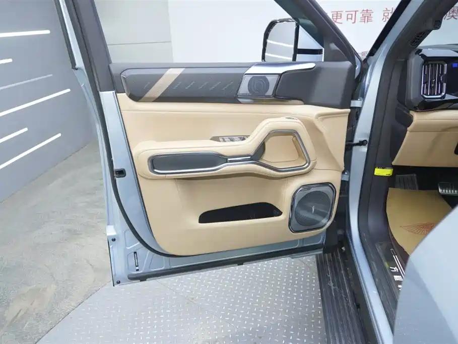Leopard 8 2025 Smart & Brave Flagship Edition 6-seater — миниатюра 14