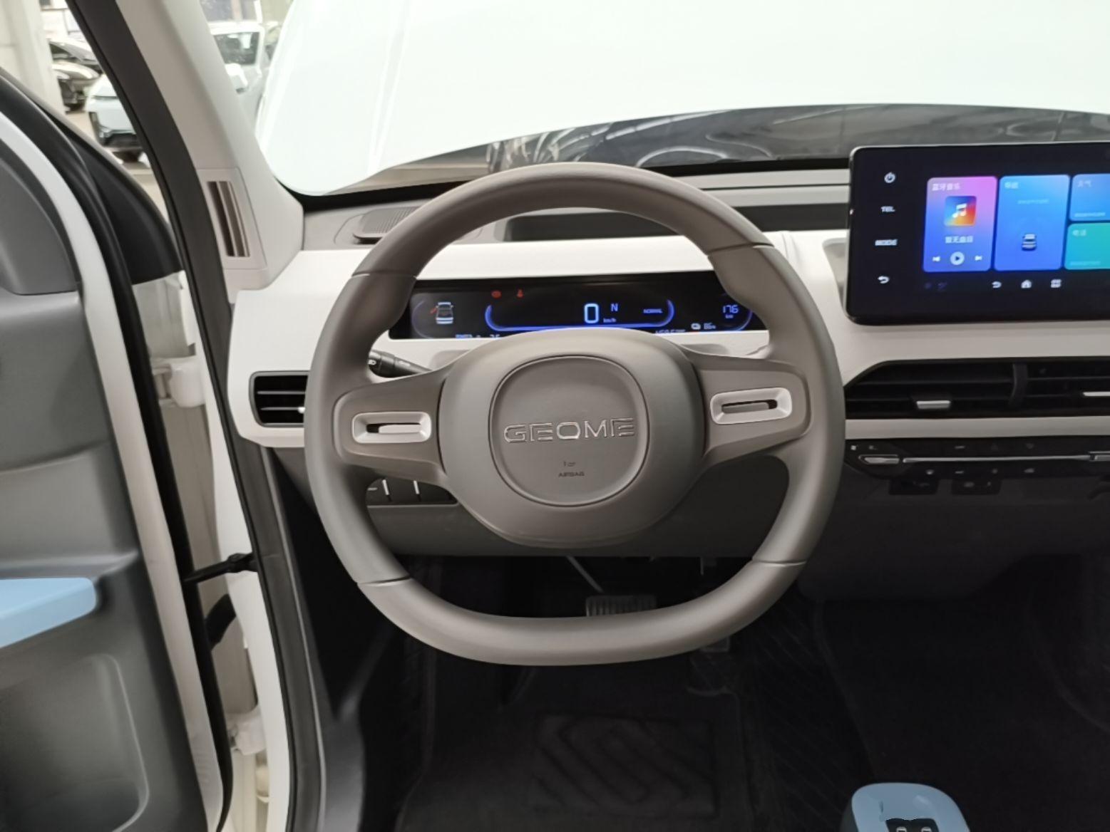 Geely Galaxy Panda 2024 Panda Mini 200km Endurance Bear — миниатюра 14
