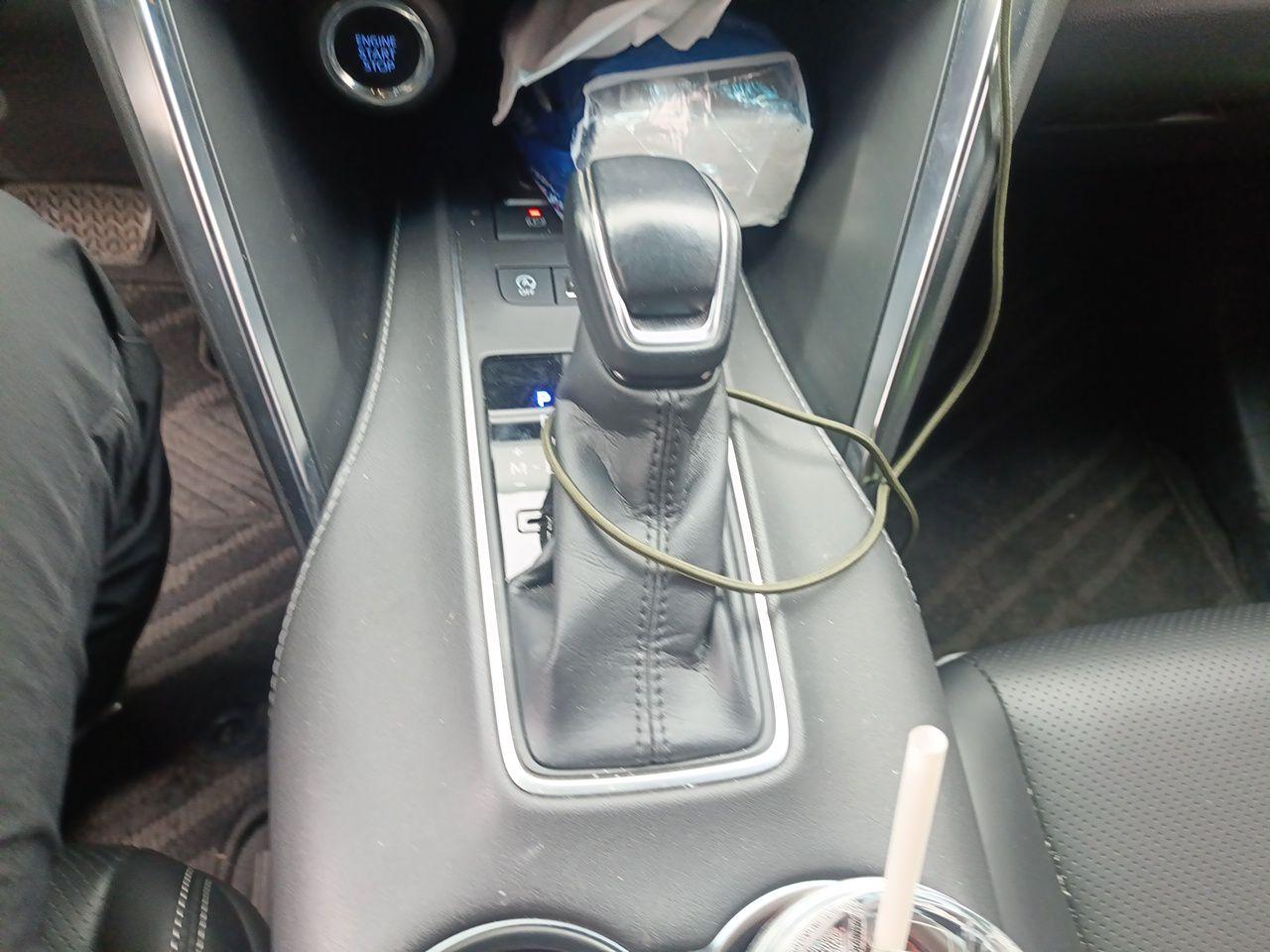 Toyota Harrier 2022 2.0L CVT Two-Wheel Drive Entry Version — миниатюра 15