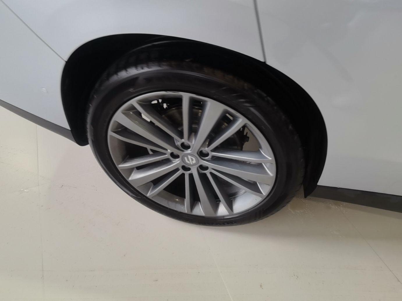 Leapmotor C16 2024 Pure Electric 520 Deluxe Edition — миниатюра 10