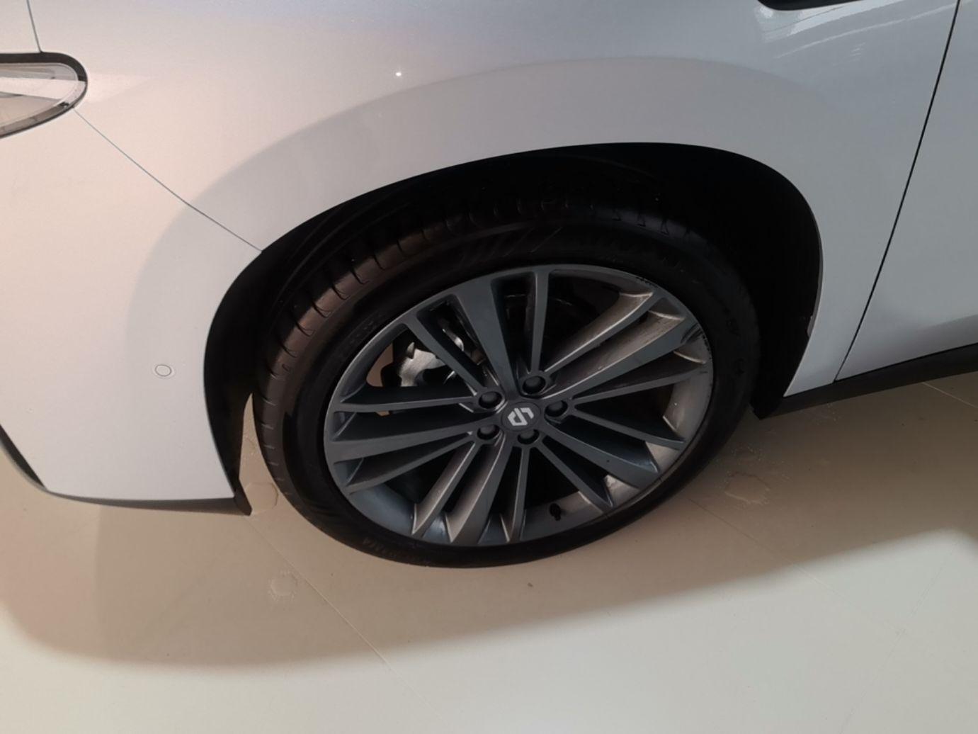 Leapmotor C16 2024 Pure Electric 520 Deluxe Edition — миниатюра 9