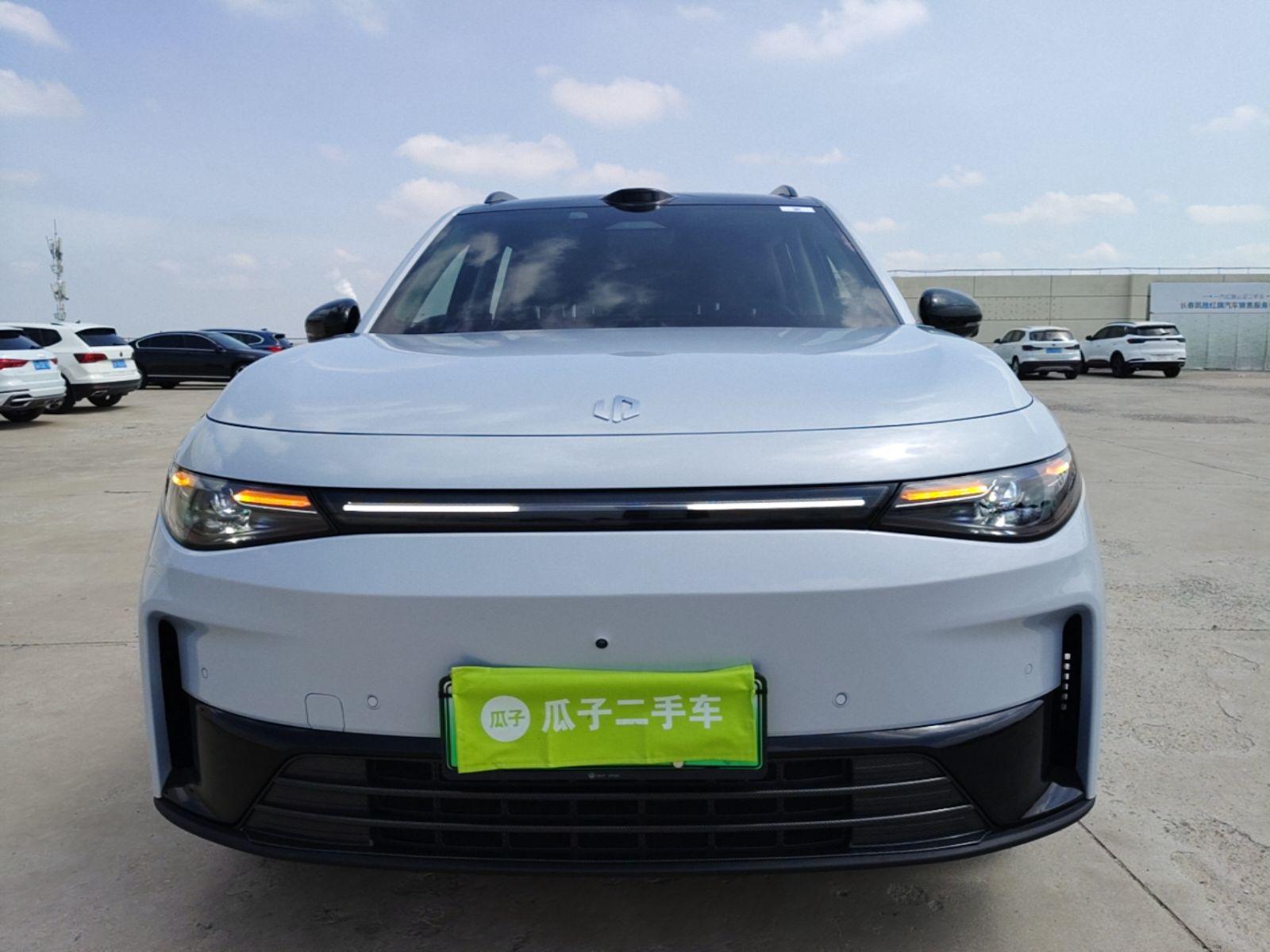 Leapmotor C16 2026 All-Electric 630 LiDAR Zhizun Edition 6 Seats — миниатюра 2