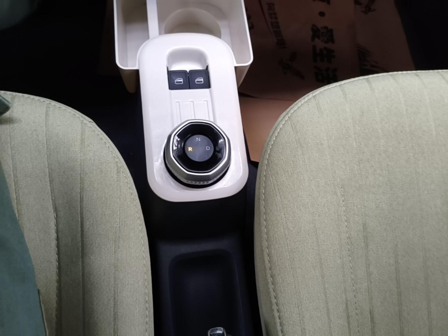 Geely Galaxy Panda 2024 Panda Mini 200km Endurance Bear — миниатюра 17