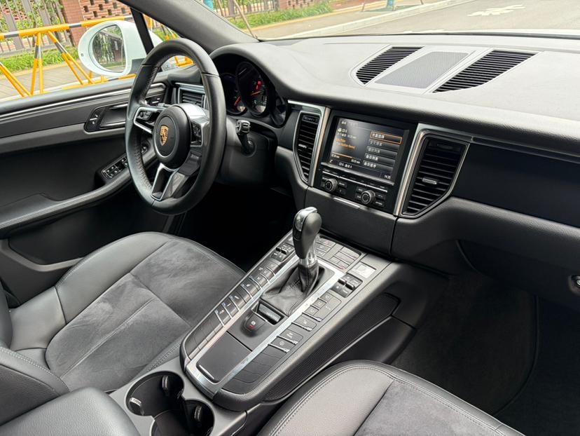 Porsche Macan 2016 Macan 2.0T — миниатюра 23